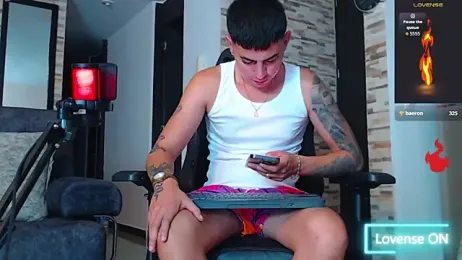 Lobito_xxxl webcam stripchat model stream image