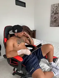 DeimonOficial webcam model stream image