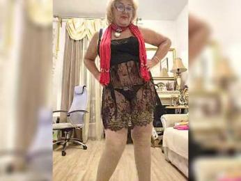 KarinkaSweet webcam model stream image