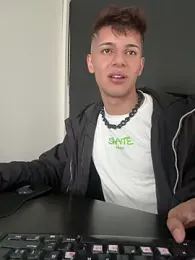 YEICK-17 webcam model stream image