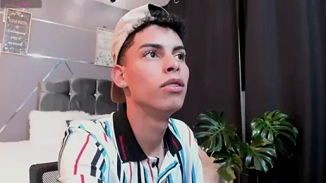 sky_jules webcam model stream image