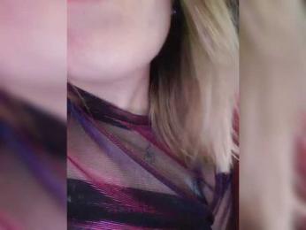 _ElaIzzza webcam model stream image