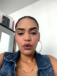 Sara-77 webcam stripchat model stream image