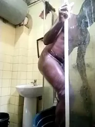 Polygamist webcam model stream image