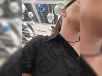 DIVORA webcam model stream image