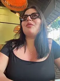 sukhakunis1 webcam stripchat model stream image