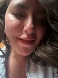 sukhakunis1 webcam model stream image