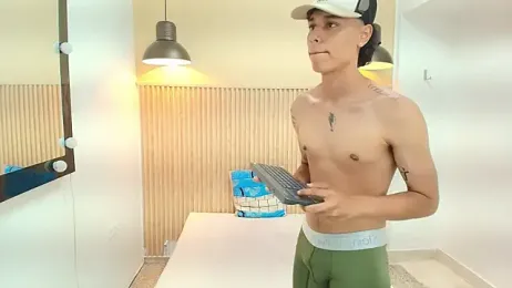 Frayhot777 webcam model stream image