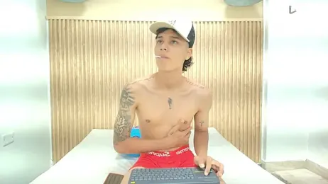 Frayhot777 webcam model stream image