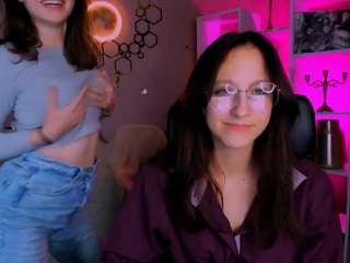 bella-cute1 webcam model stream image