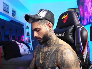 Logan Hugh webcam flirt4free model stream image