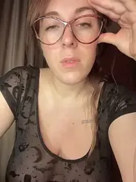 MommmyYummy webcam model stream image