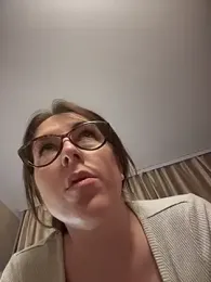 MommmyYummy webcam model stream image