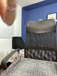 Isakeys_ webcam model stream image