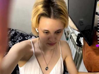 DeloiseChuta webcam model stream image