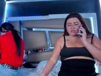 lulu_js_ webcam model stream image