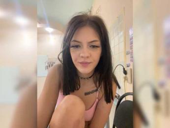 Pubertati webcam model stream image