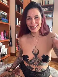 Dancing_wmyselF_ webcam model stream image