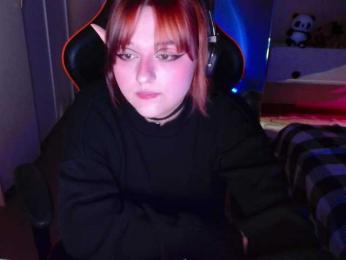 LylyBearrr webcam bongacams model stream image