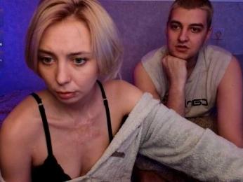 BlondIce webcam model stream image