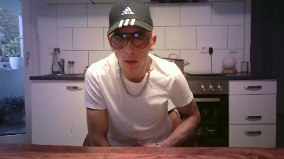 MrGeiZ2512 webcam model stream image