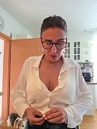 Klamsine webcam model stream image