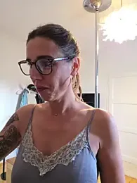 Klamsine webcam model stream image