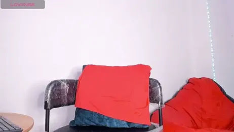 Lil_Curved webcam model stream image