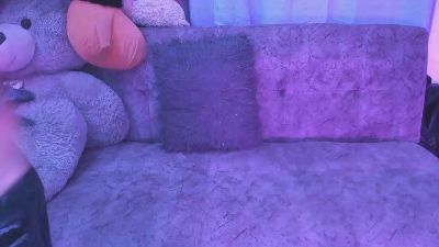 Isaaclatino webcam model stream image