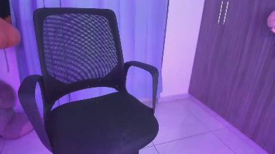 Isaaclatino webcam model stream image