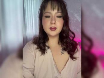 CateLong webcam model stream image