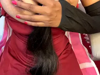 Suvi-5 webcam stripchat model stream image