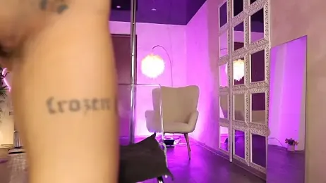 LisaAkira webcam model stream image