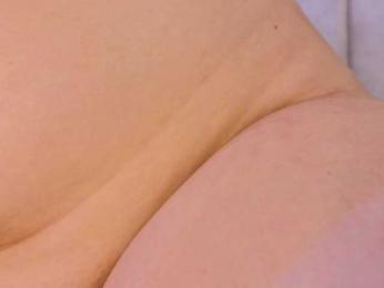 Emma-Blonde webcam bongacams model stream image