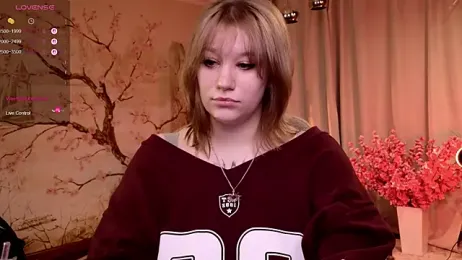 Morvelyn webcam model stream image