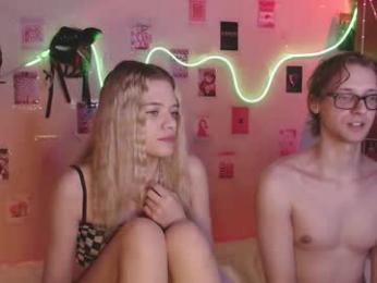 your_horny_friends webcam model stream image