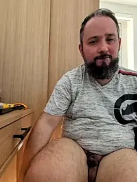 Hairy_bear86 webcam stripchat model stream image