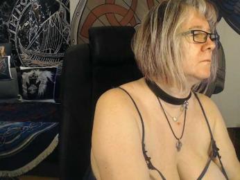 90dTitten webcam model stream image
