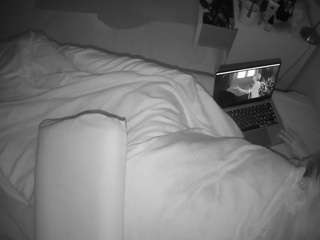 voyeurcam-julmodels-greybed-2 webcam model stream image