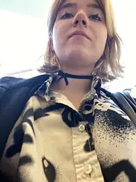 Cherry___Blossom webcam model stream image