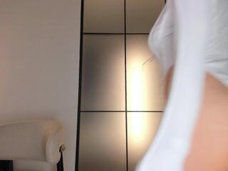 Shu webcam flirt4free model stream image