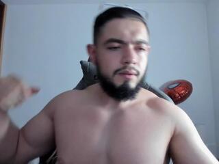 Luigi White webcam model stream image