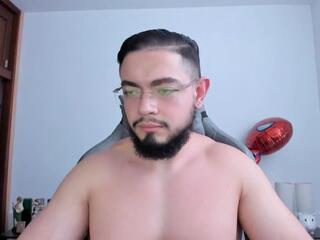 Luigi White webcam flirt4free model stream image