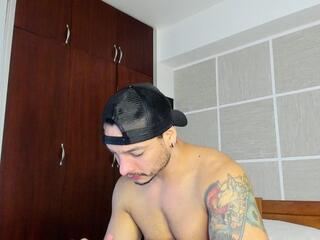 Isaac Suarez webcam model stream image