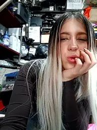 eva-2023 webcam model stream image