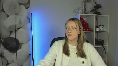 EvelynBlond webcam model stream image