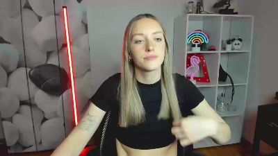 EvelynBlond webcam model stream image