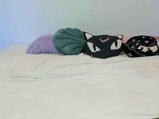 vampire-girl webcam model stream image