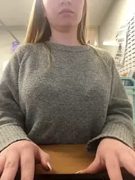 hazel_wood21 webcam model stream image