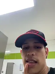 HarryGaze webcam model stream image